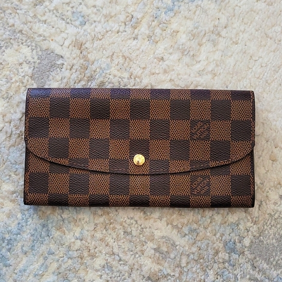 Louis Vitton Emilie Wallet - Picture 2 of 6
